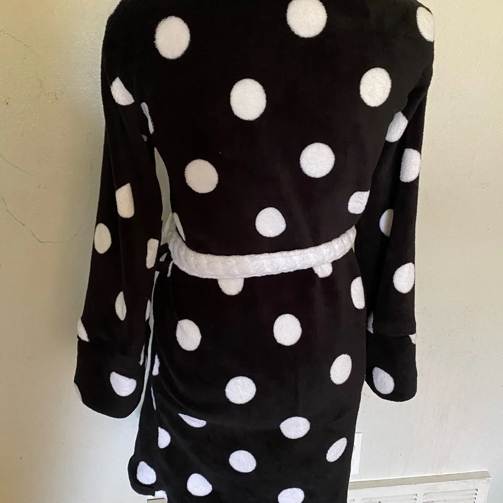 Victoria Secret polka dot robe size XS fleece white black